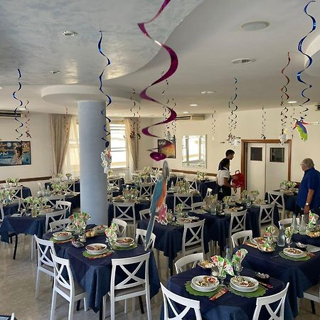 Hotel Tre Stelle Римини Экстерьер фото