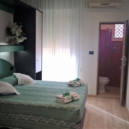 Hotel Tre Stelle Римини Экстерьер фото
