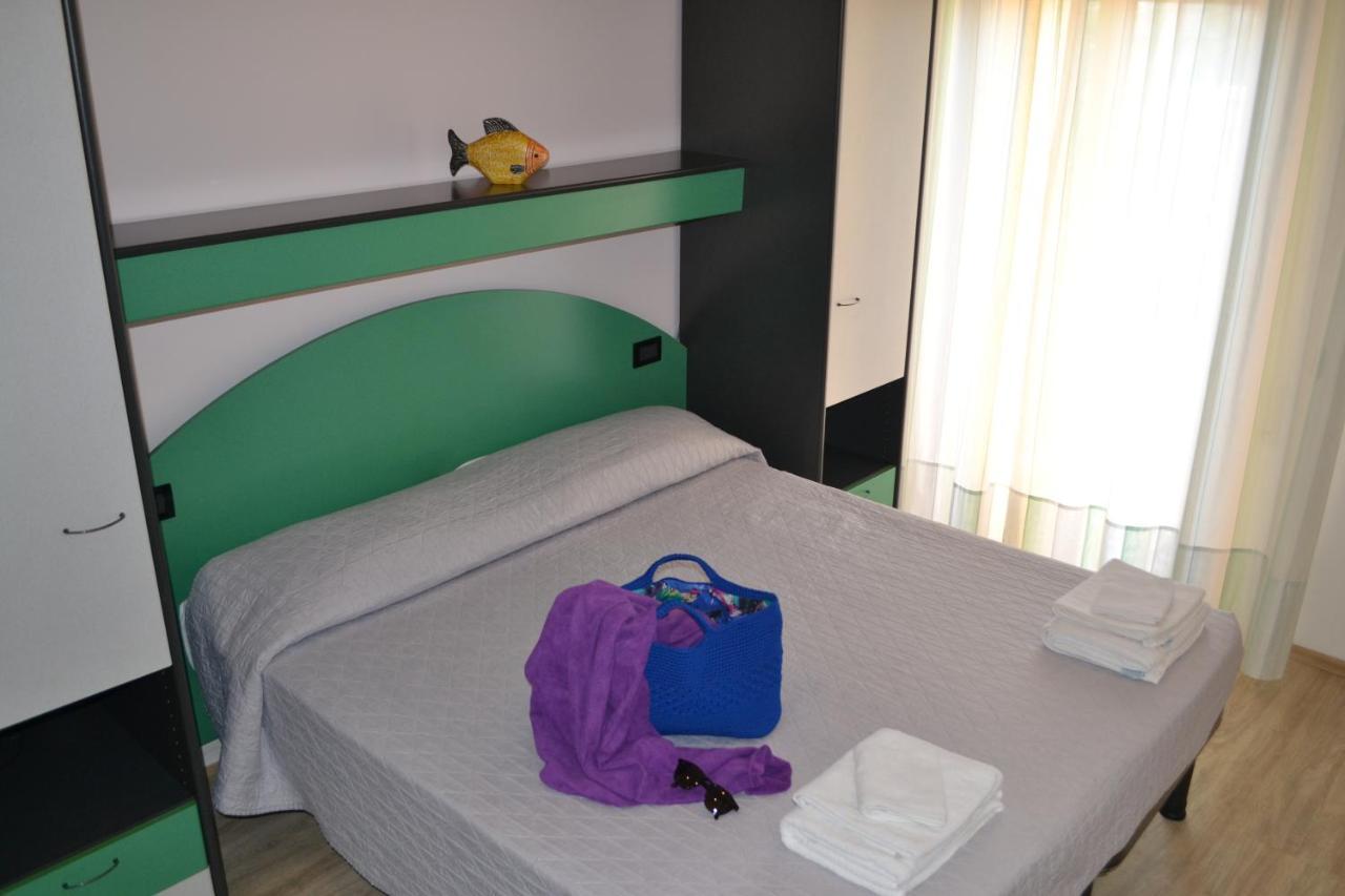 Hotel Tre Stelle Римини Экстерьер фото