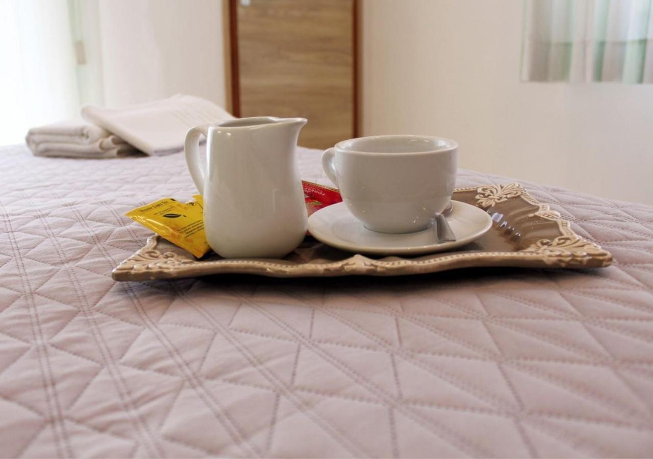 Hotel Tre Stelle Римини Экстерьер фото