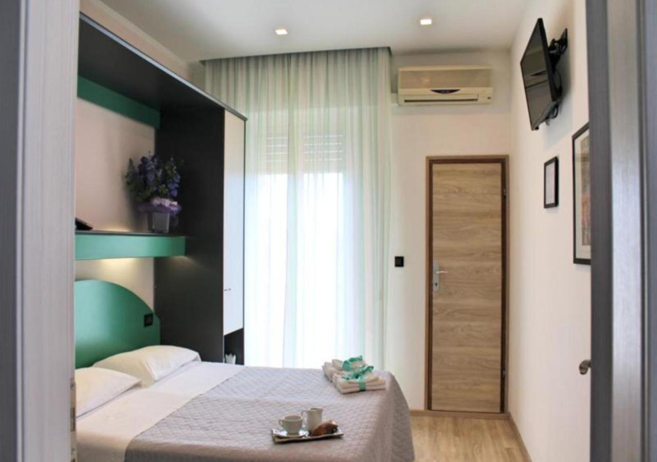 Hotel Tre Stelle Римини Экстерьер фото